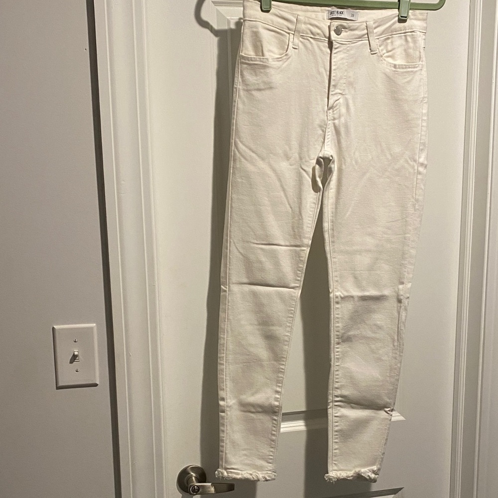 Just Black Women's White Skinny Jeans